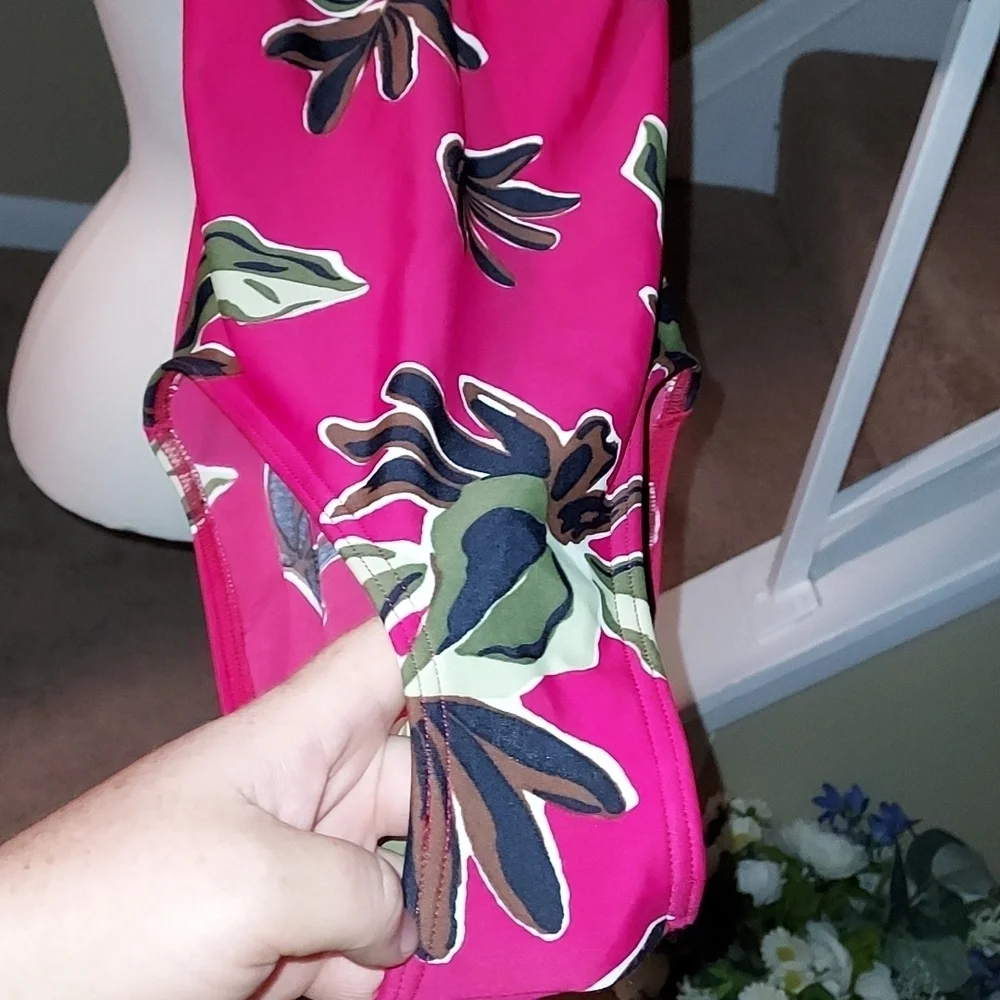 Be CREATIVE MAILLOT  Swimsuit  in excellent condition size Petit small